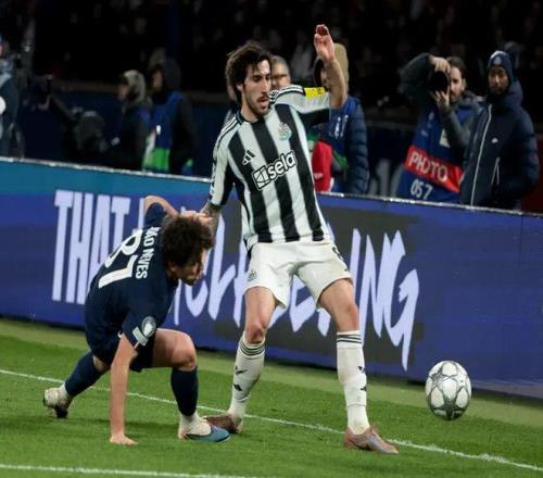 毅行者雨战,泥地,曾福祥队逆,宝威体育,宝威体育官网,宝威体育官方,宝威体育下载