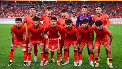 娄一晨揭秘斯卢茨基的战术迷思：战术至上，他的执着让人惊叹不已！