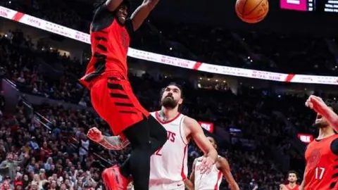 国足主帅：全力冲刺最后两场世界杯淘汰赛