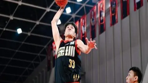 吴艳妮攻克技术难关：正视不足，不断调整步伐与姿态